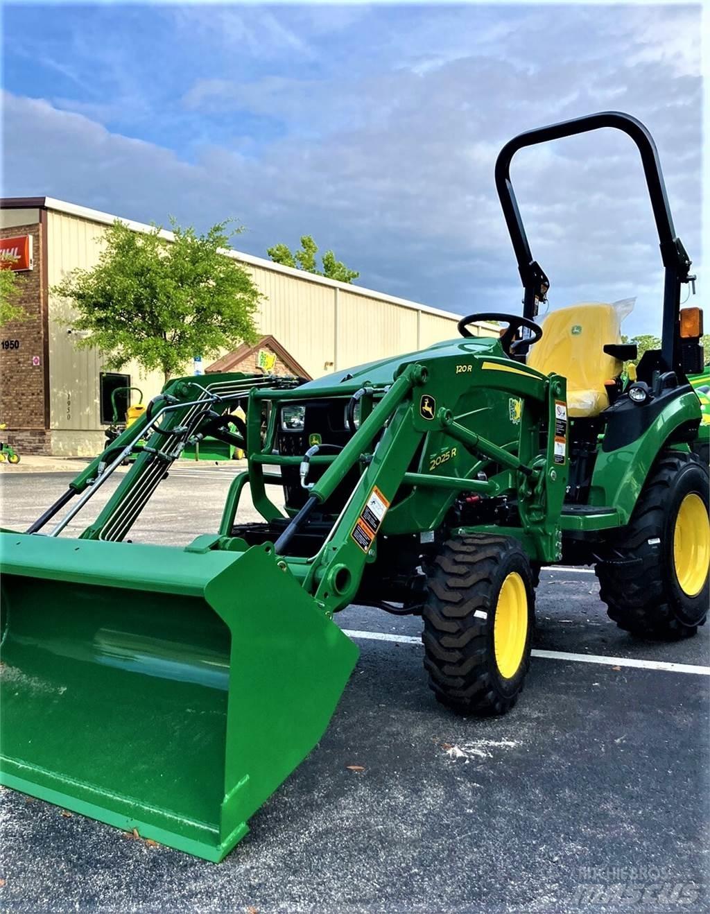 John Deere 2025R Naudoti kompaktiški traktoriai