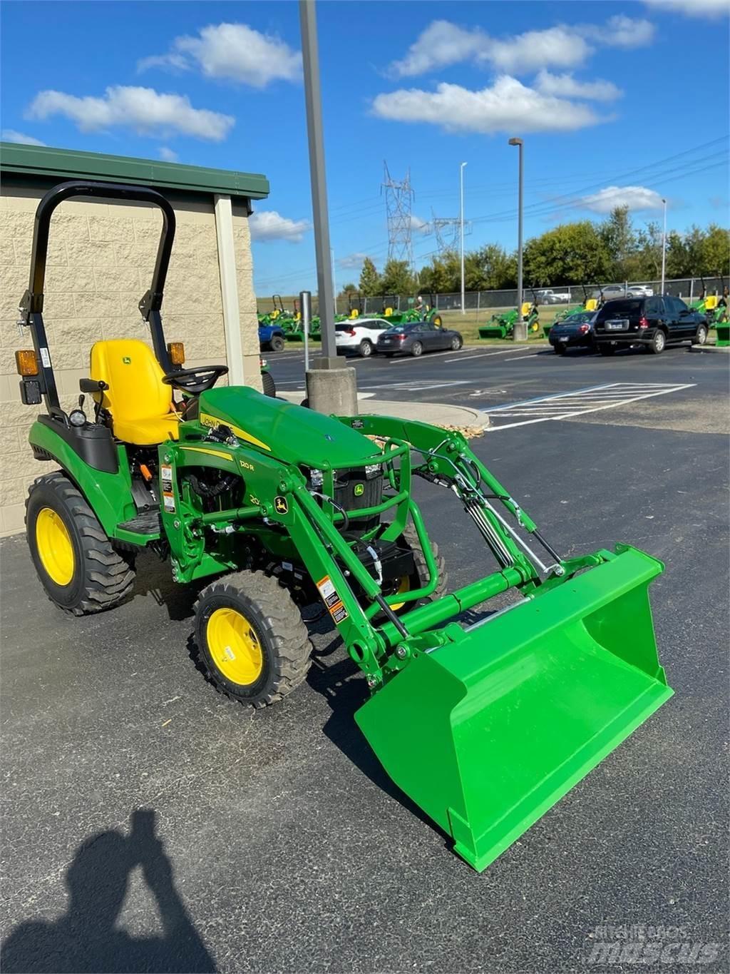 John Deere 2025R Naudoti kompaktiški traktoriai