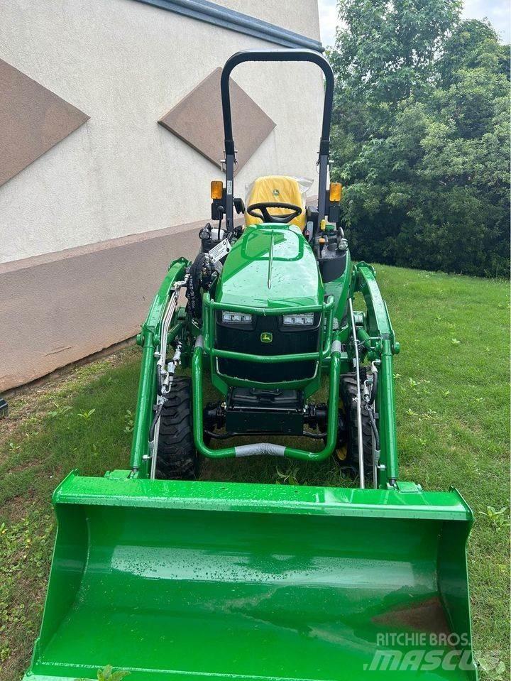 John Deere 2025R Naudoti kompaktiški traktoriai
