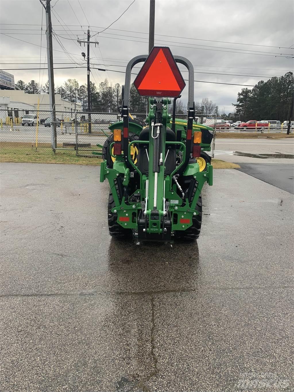 John Deere 2025R Naudoti kompaktiški traktoriai