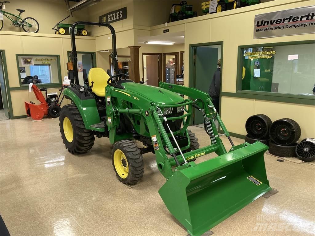 John Deere 2032R Naudoti kompaktiški traktoriai