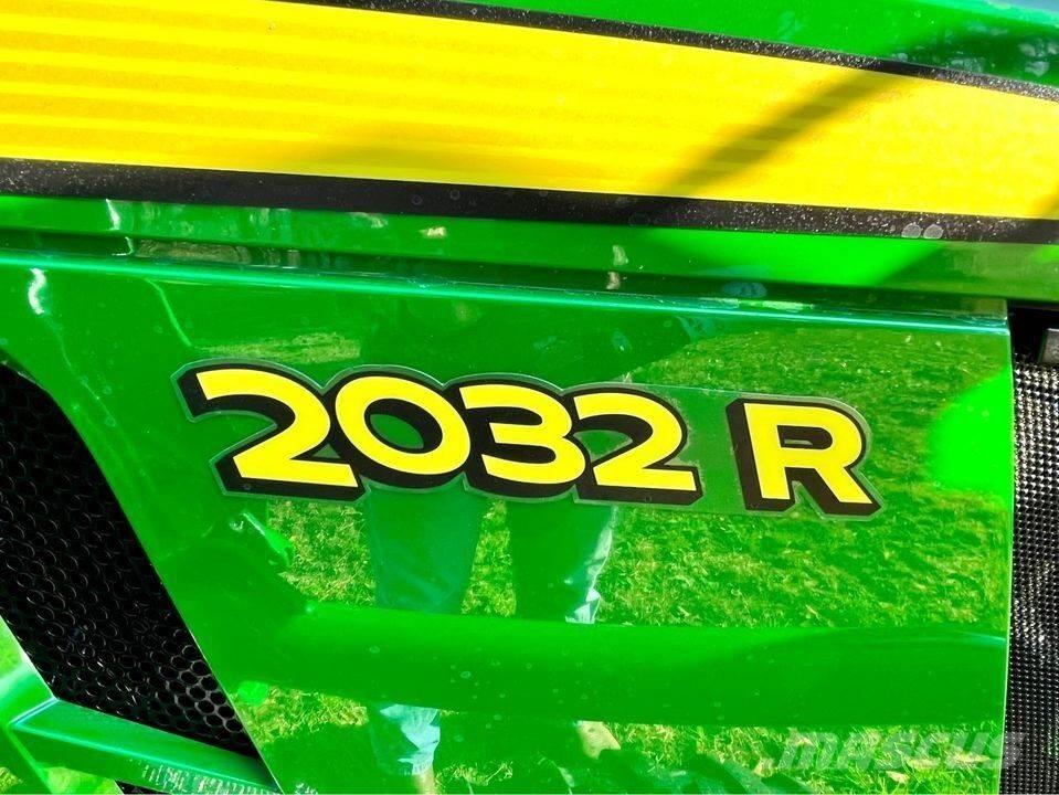 John Deere 2032R Naudoti kompaktiški traktoriai
