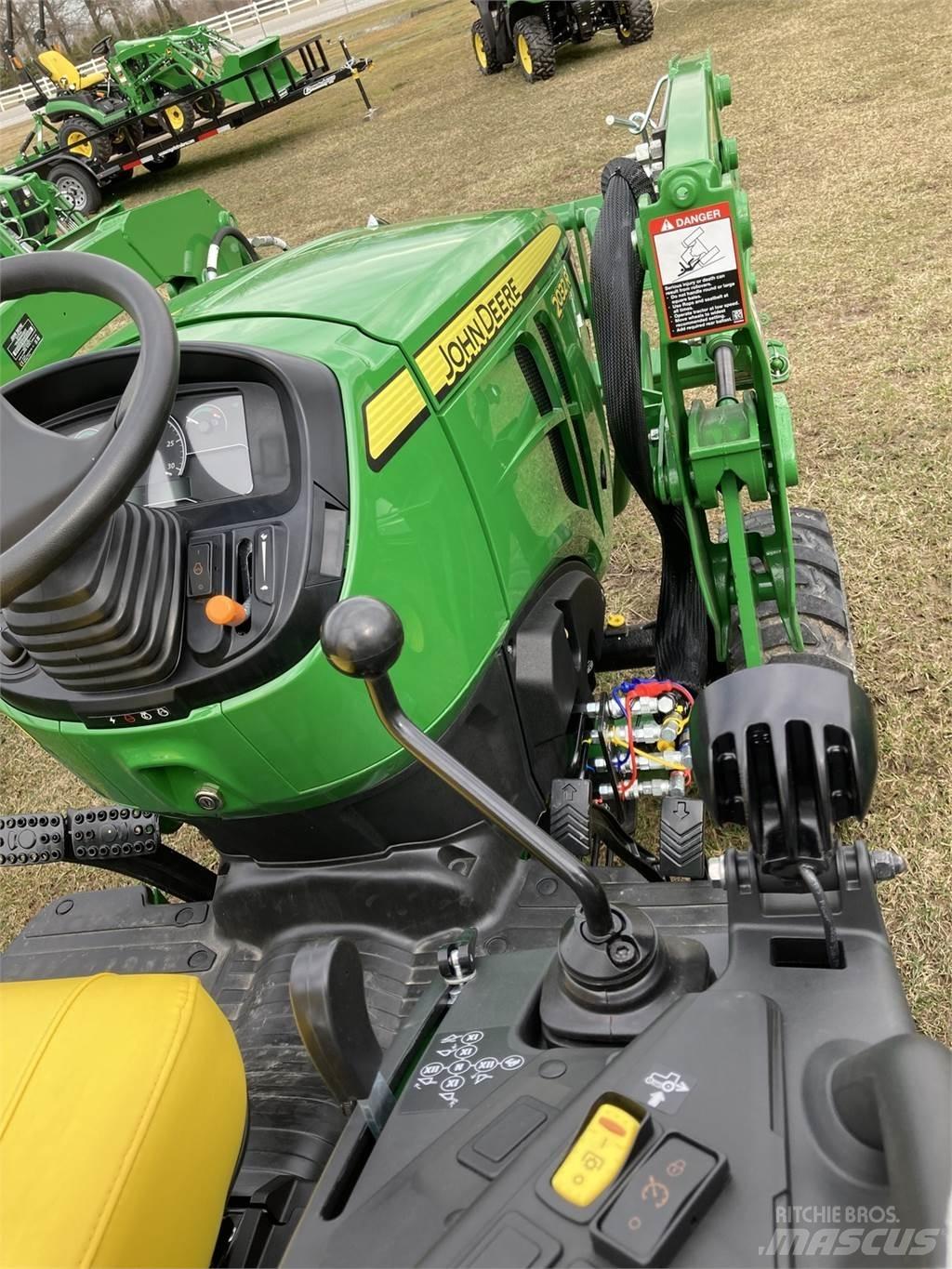 John Deere 2032R Naudoti kompaktiški traktoriai