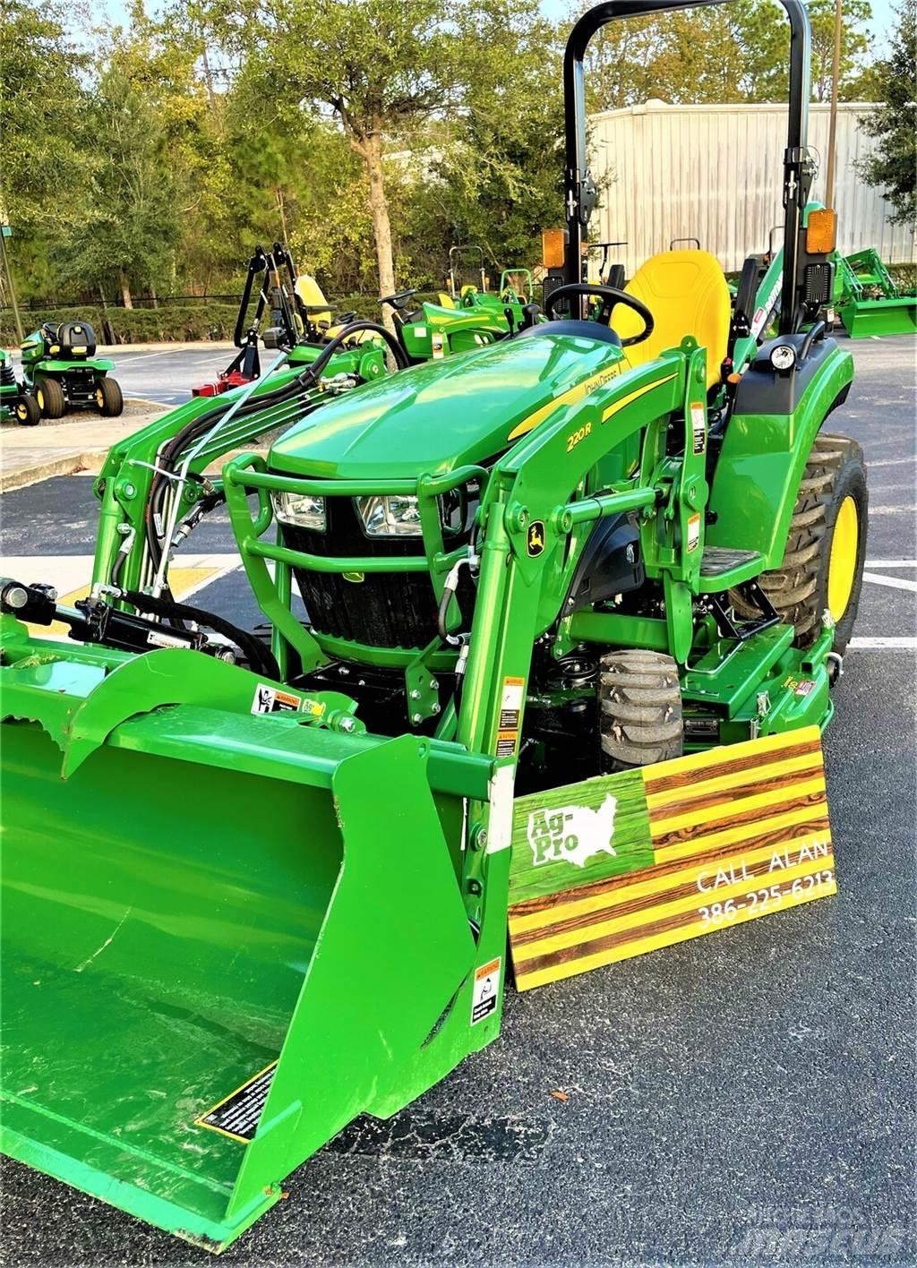 John Deere 2032R Naudoti kompaktiški traktoriai