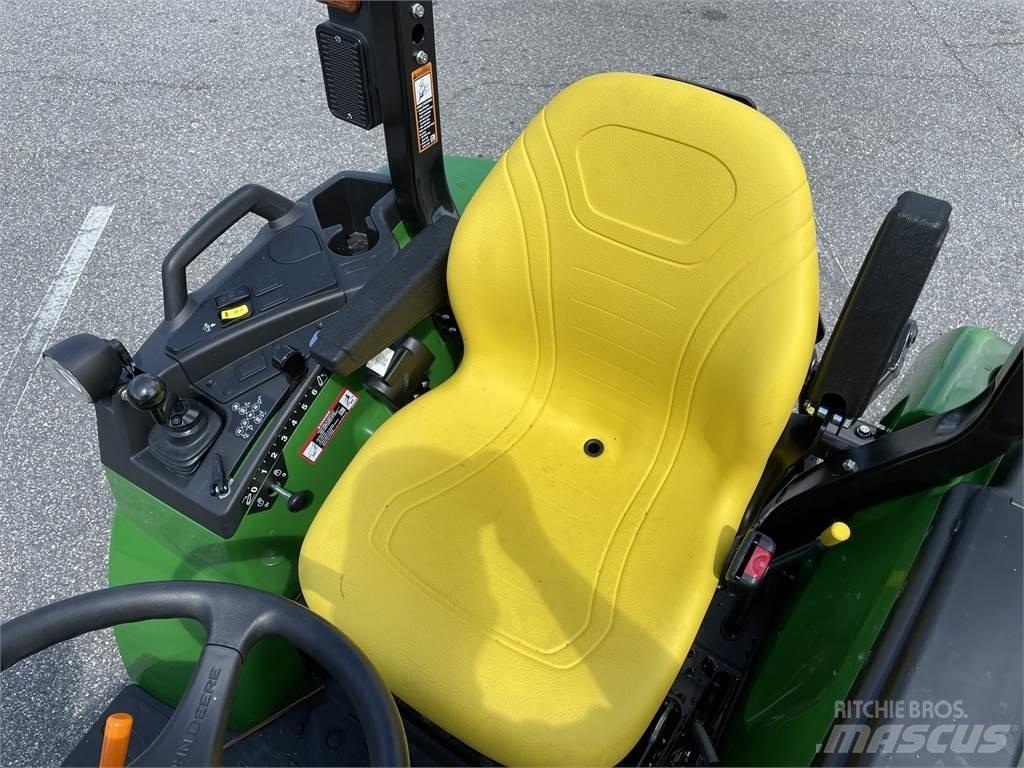 John Deere 2038R Naudoti kompaktiški traktoriai