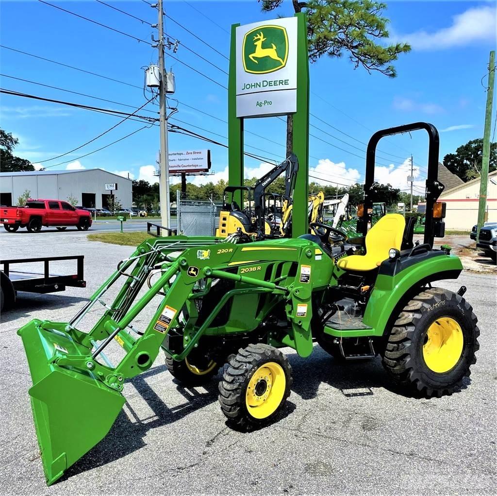 John Deere 2038R Naudoti kompaktiški traktoriai