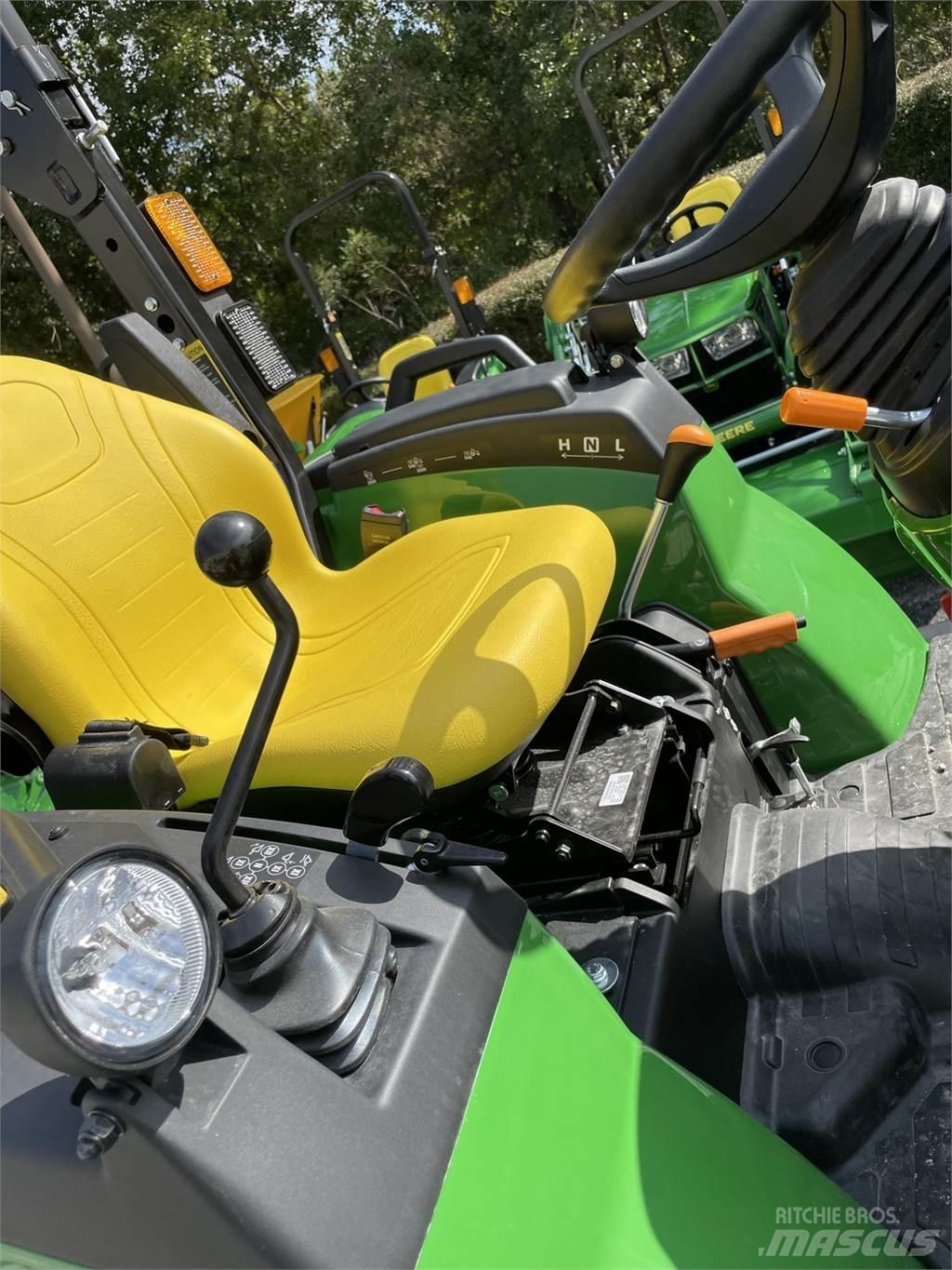 John Deere 2038R Naudoti kompaktiški traktoriai