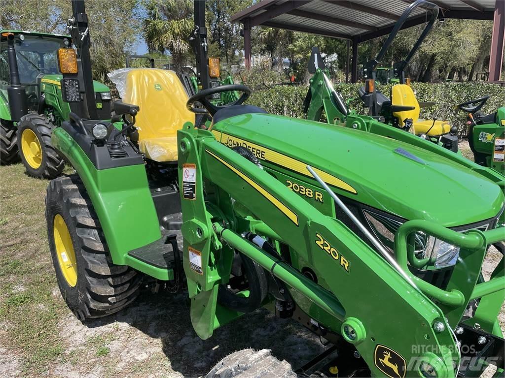 John Deere 2038R Naudoti kompaktiški traktoriai