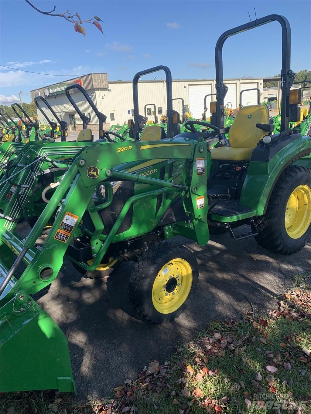 John Deere 2038R Naudoti kompaktiški traktoriai