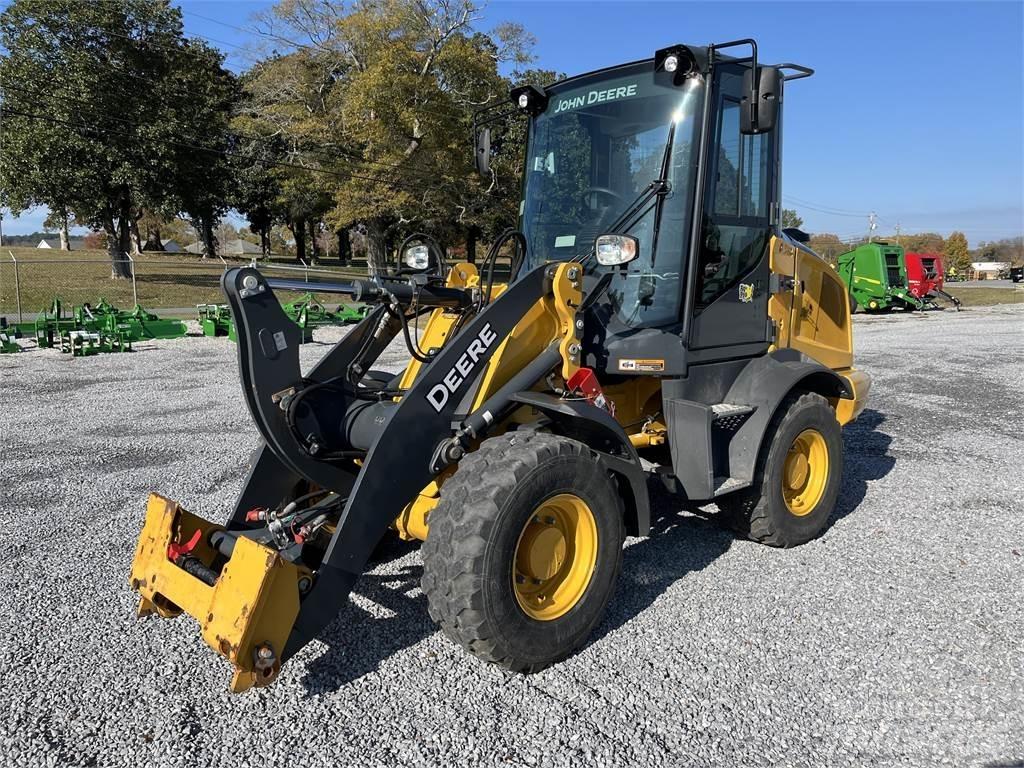 John Deere 244L Mini krautuvai