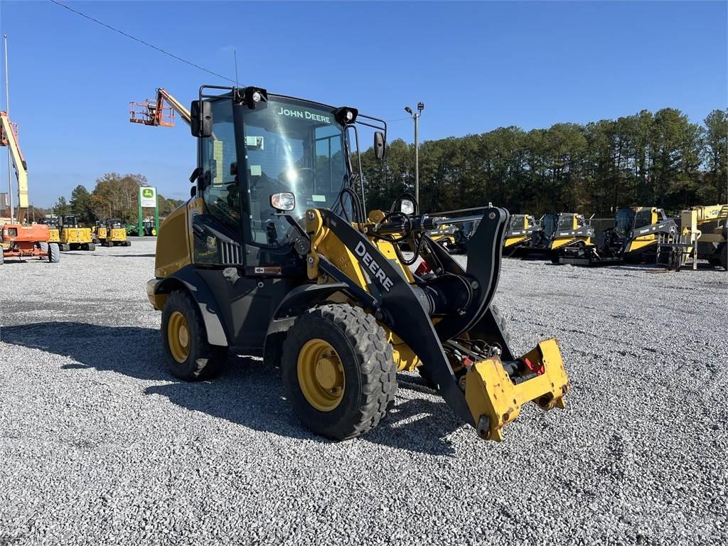 John Deere 244L Mini krautuvai