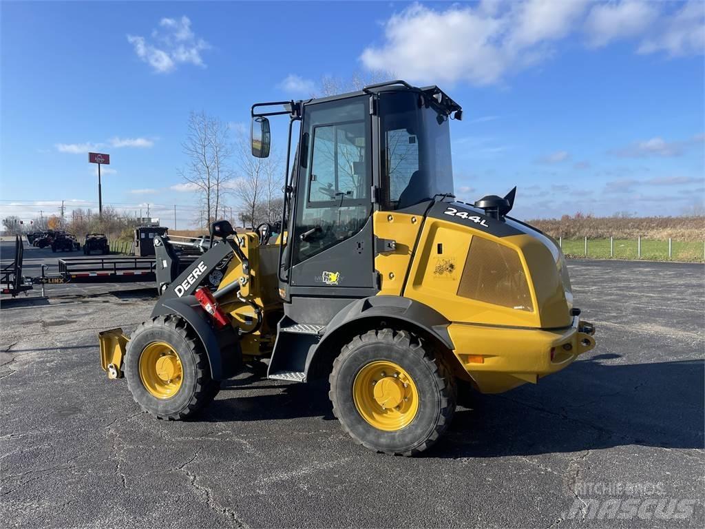 John Deere 244L Mini krautuvai