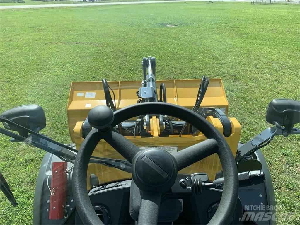 John Deere 244L Naudoti ratiniai krautuvai