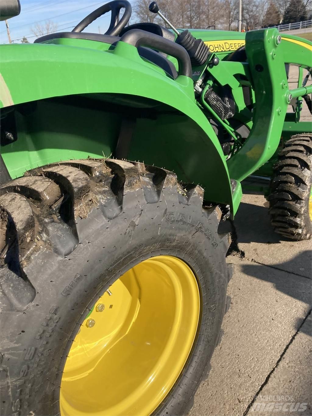 John Deere 3025D Naudoti kompaktiški traktoriai