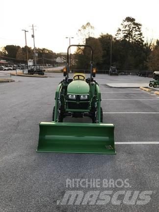 John Deere 3025E Naudoti kompaktiški traktoriai