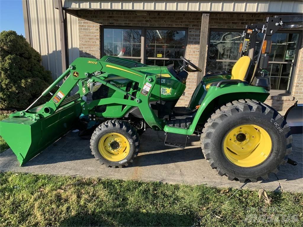 John Deere 3025E Naudoti kompaktiški traktoriai