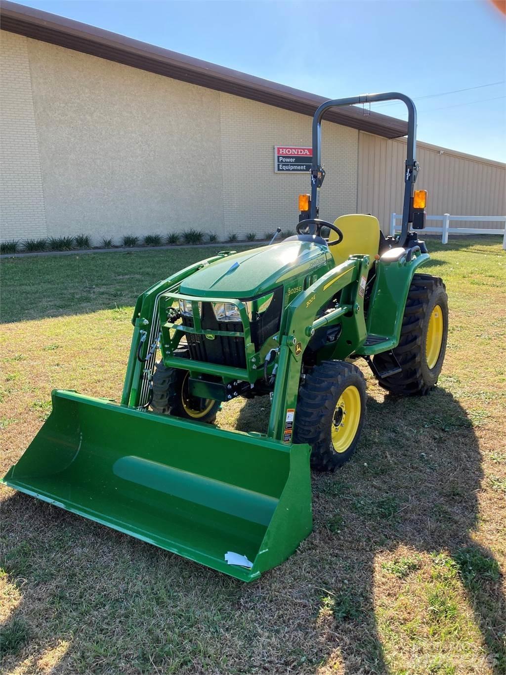 John Deere 3025E Naudoti kompaktiški traktoriai