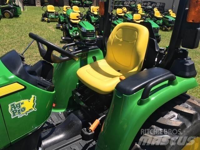 John Deere 3025E Naudoti kompaktiški traktoriai