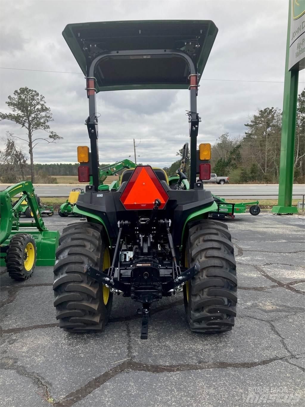 John Deere 3025E Naudoti kompaktiški traktoriai