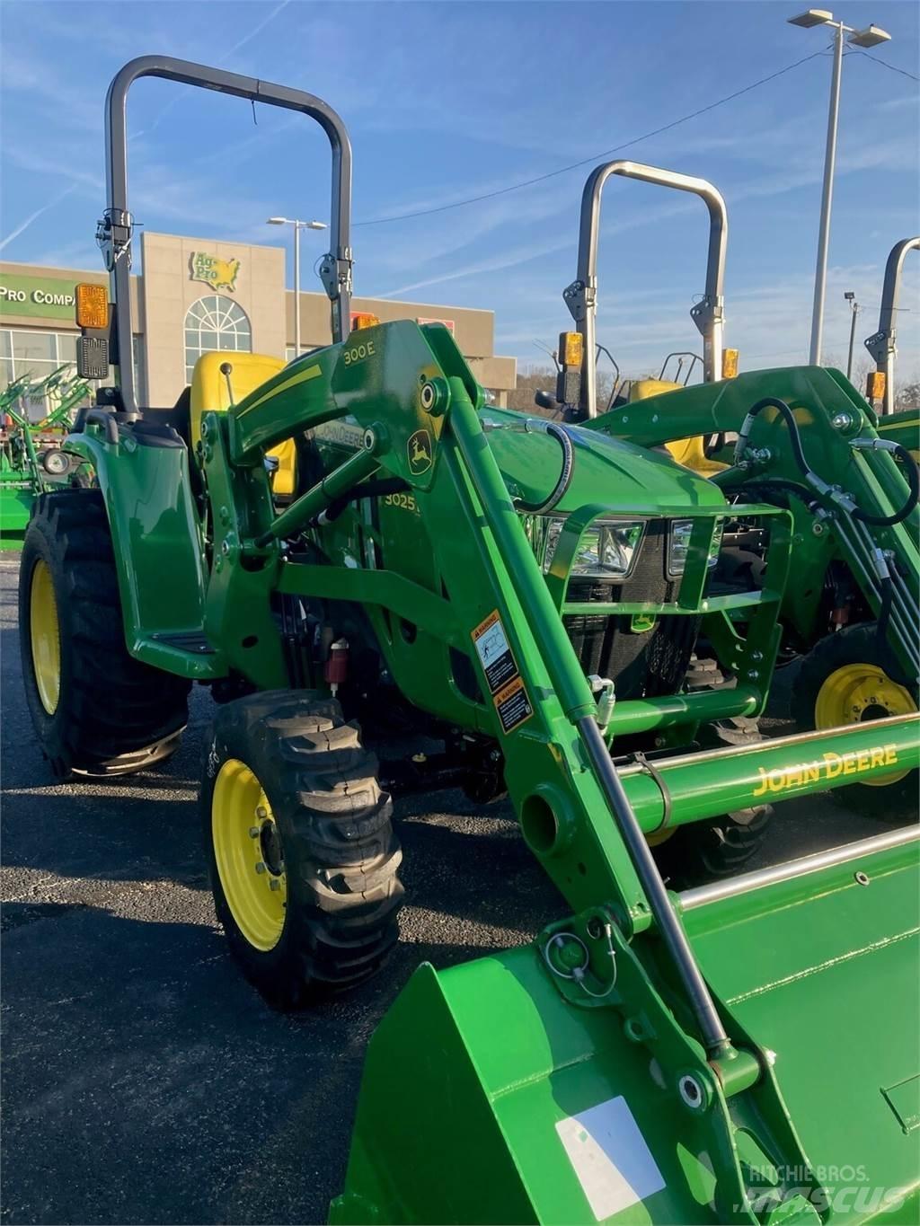 John Deere 3025E Naudoti kompaktiški traktoriai