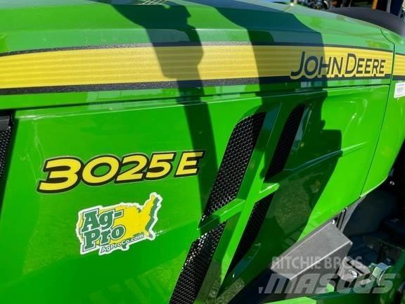 John Deere 3025E Naudoti kompaktiški traktoriai