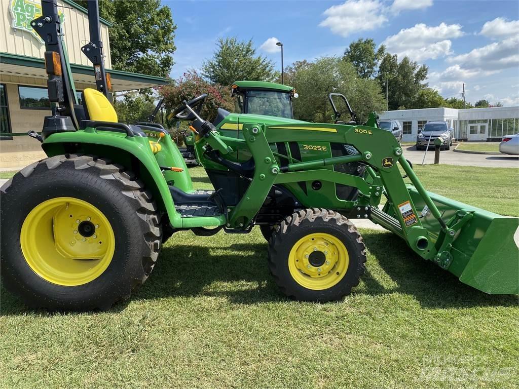 John Deere 3025E Naudoti kompaktiški traktoriai
