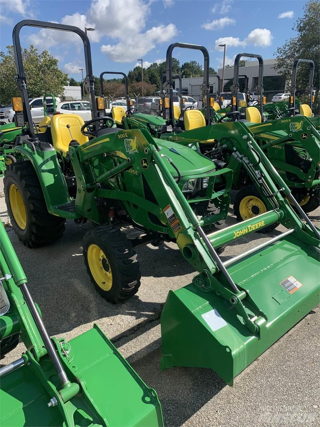 John Deere 3025E Naudoti kompaktiški traktoriai