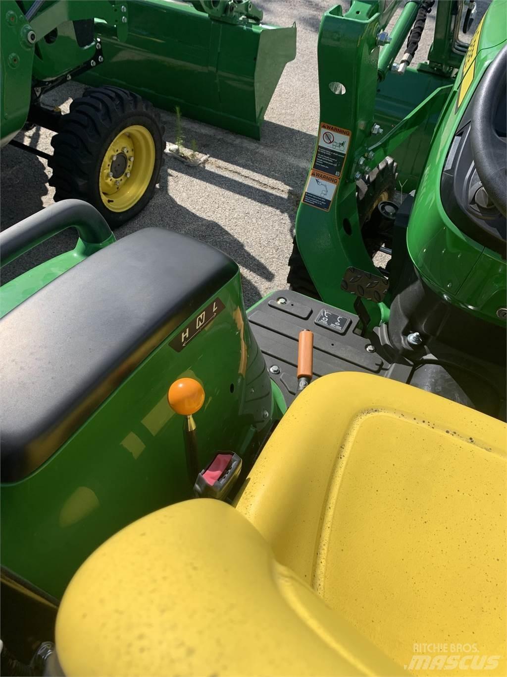 John Deere 3025E Naudoti kompaktiški traktoriai