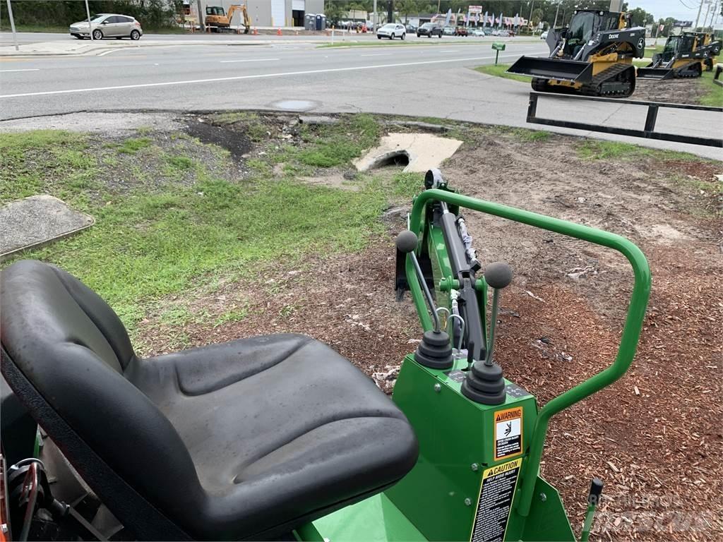 John Deere 3032E Naudoti kompaktiški traktoriai