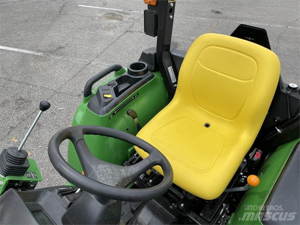 John Deere 3032E Naudoti kompaktiški traktoriai