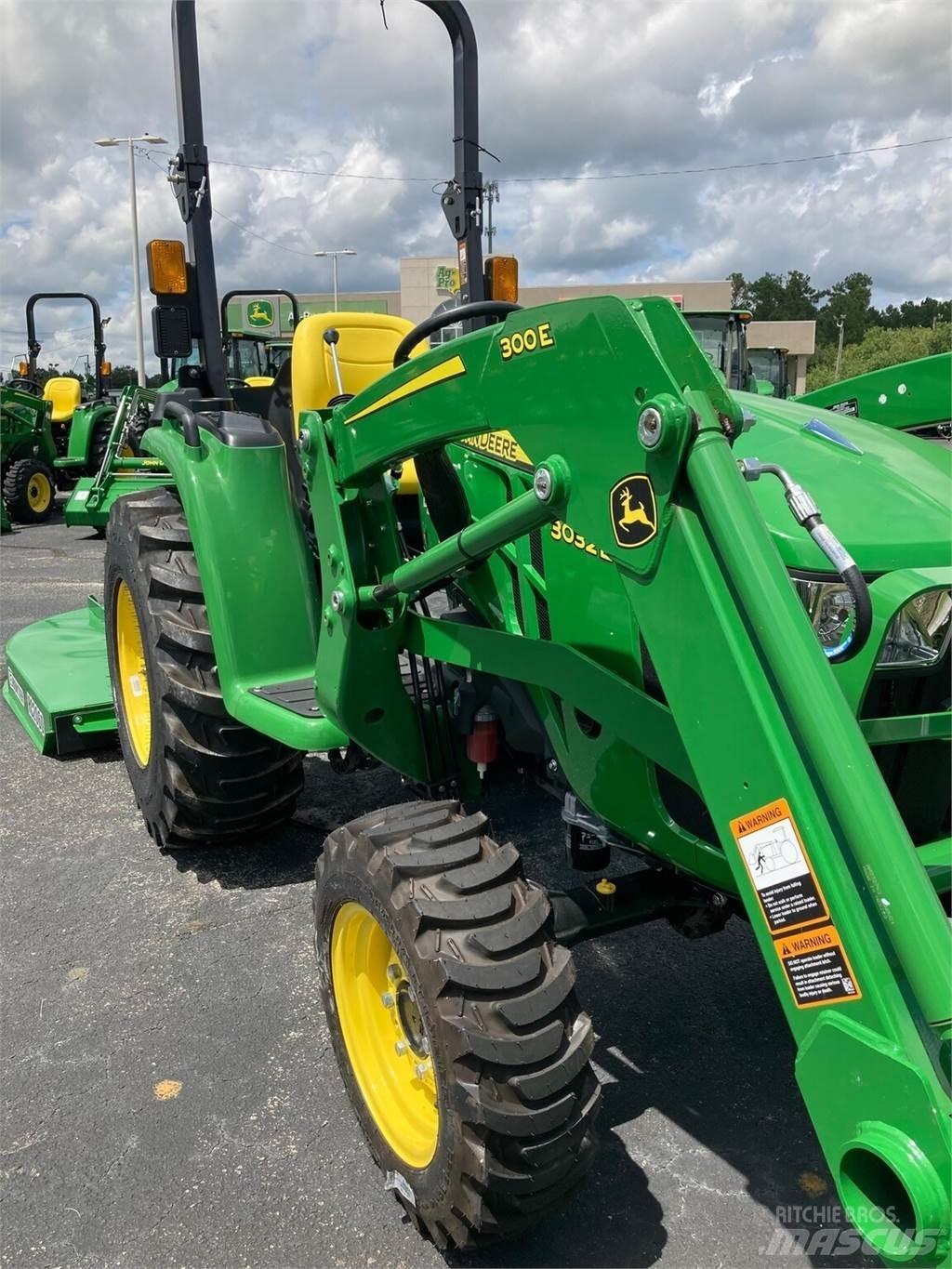 John Deere 3032E Naudoti kompaktiški traktoriai