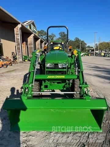 John Deere 3033R Naudoti kompaktiški traktoriai