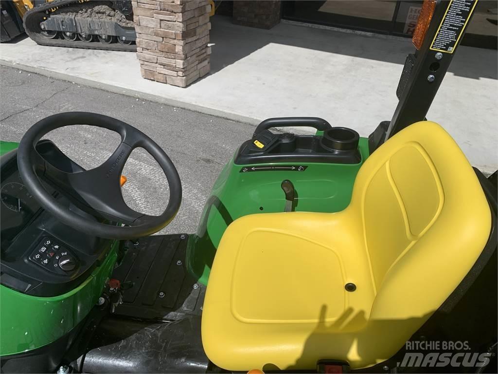 John Deere 3038E Naudoti kompaktiški traktoriai