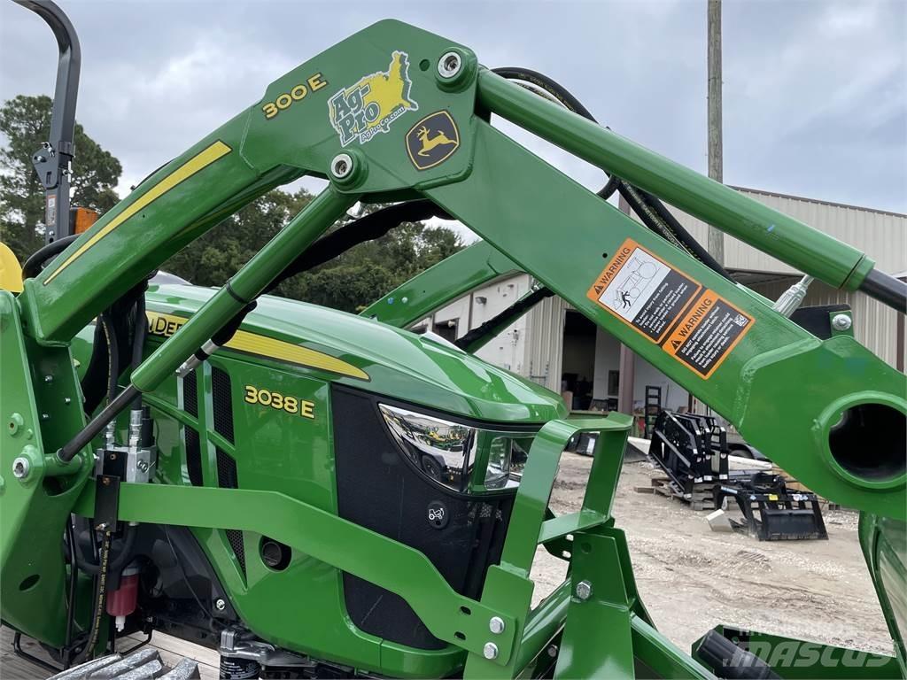 John Deere 3038E Naudoti kompaktiški traktoriai