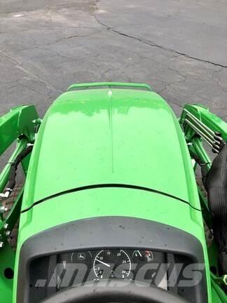 John Deere 3043D Traktoriai