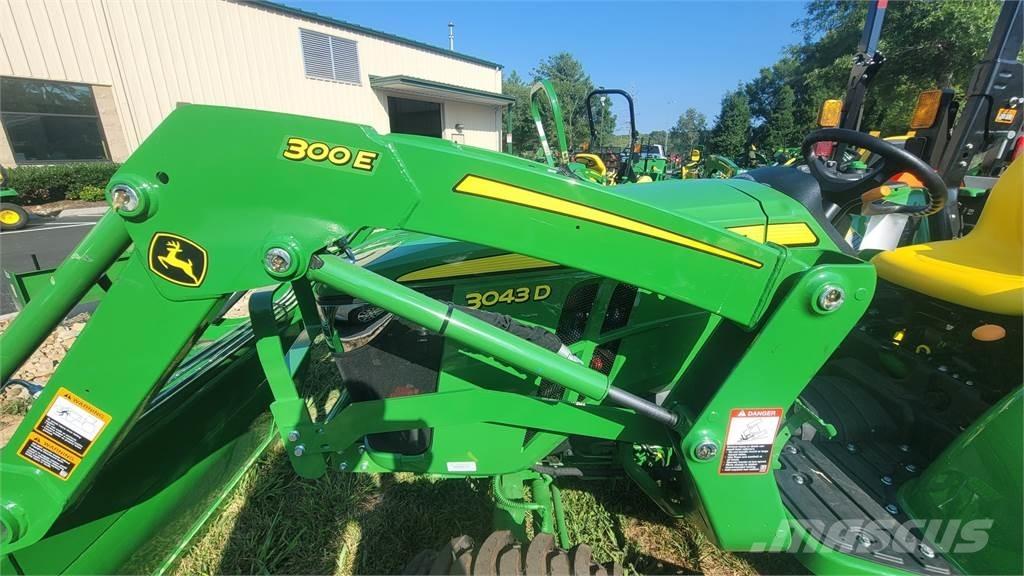 John Deere 3043D Traktoriai