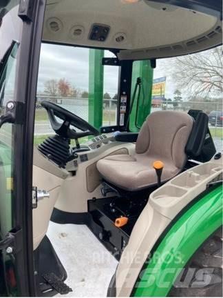 John Deere 3046R Traktoriai