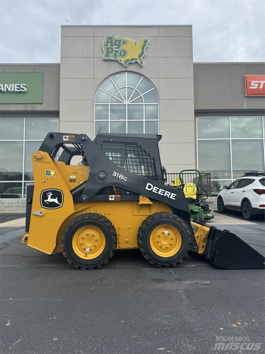 John Deere 318G Krautuvai su šoniniu pasukimu