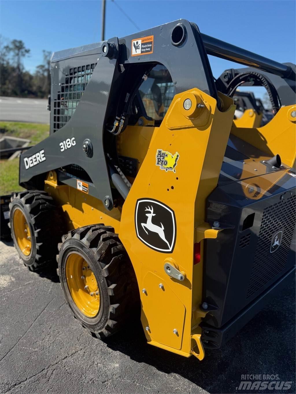 John Deere 318G Krautuvai su šoniniu pasukimu
