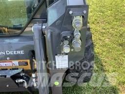 John Deere 318G Krautuvai su šoniniu pasukimu