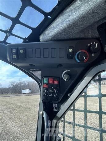 John Deere 318G Krautuvai su šoniniu pasukimu