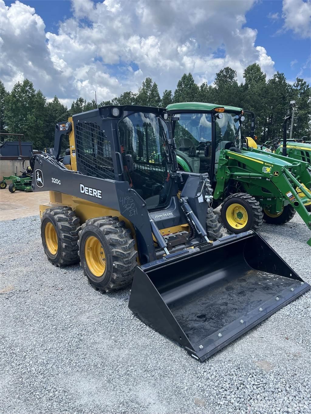 John Deere 320G Krautuvai su šoniniu pasukimu