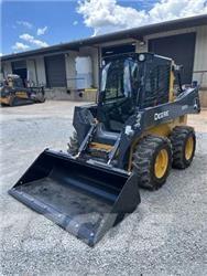 John Deere 320G Krautuvai su šoniniu pasukimu