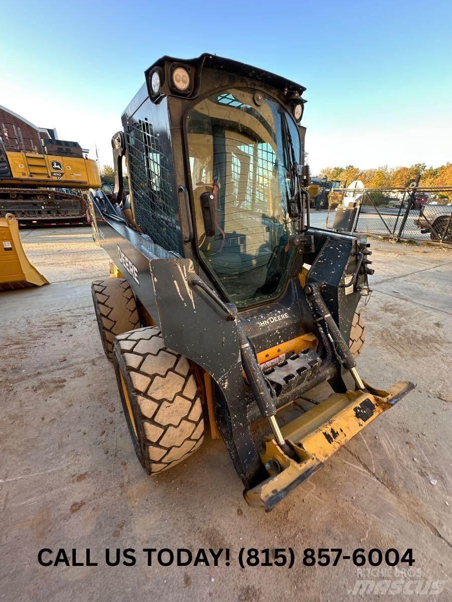 John Deere 320G Krautuvai su šoniniu pasukimu