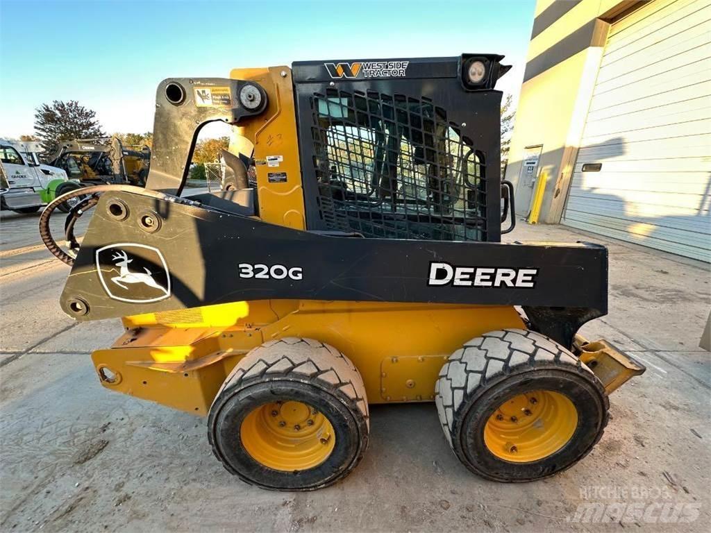 John Deere 320G Krautuvai su šoniniu pasukimu