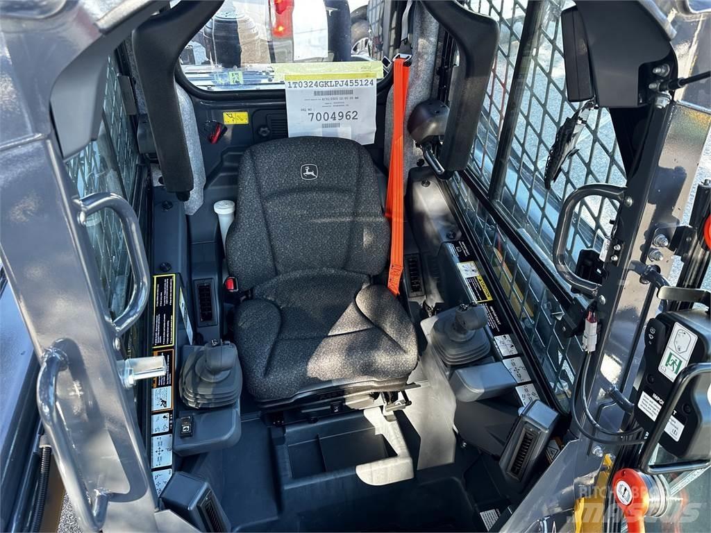 John Deere 324G Krautuvai su šoniniu pasukimu