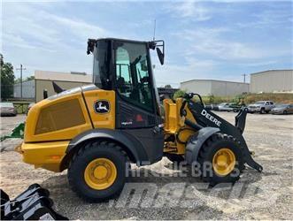 John Deere 324P Naudoti ratiniai krautuvai