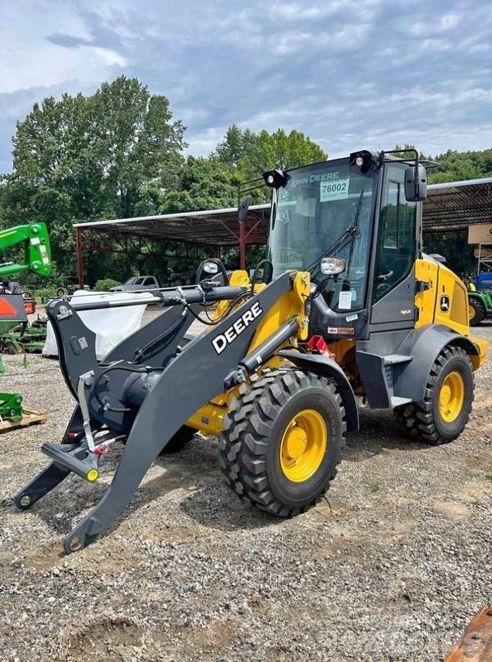 John Deere 324P Naudoti ratiniai krautuvai