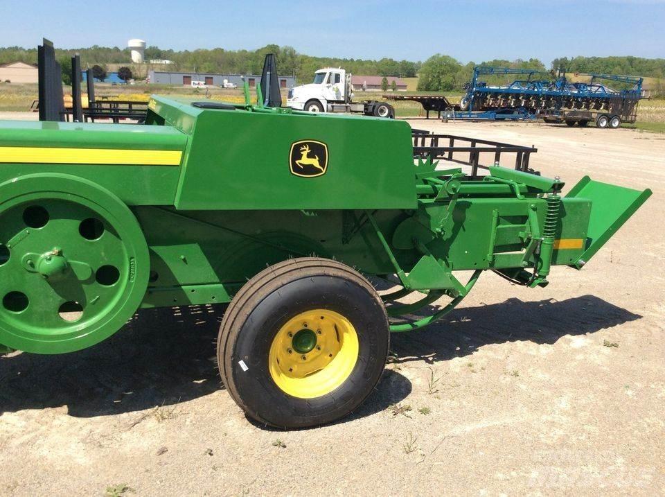 John Deere 348 Stačiakampių ryšulių presai