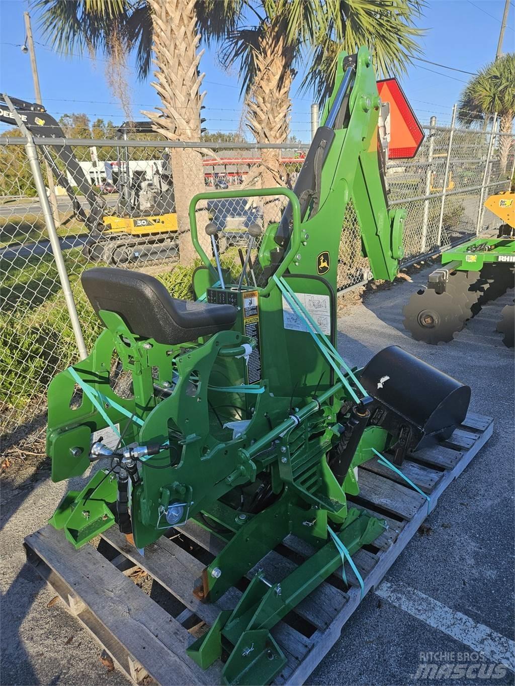 John Deere 375A Kiti naudoti traktorių priedai